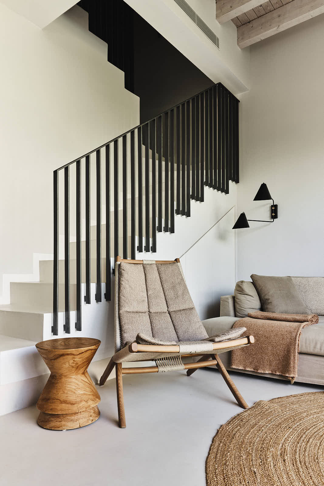 Treppe und Sitzecke in einer Villa