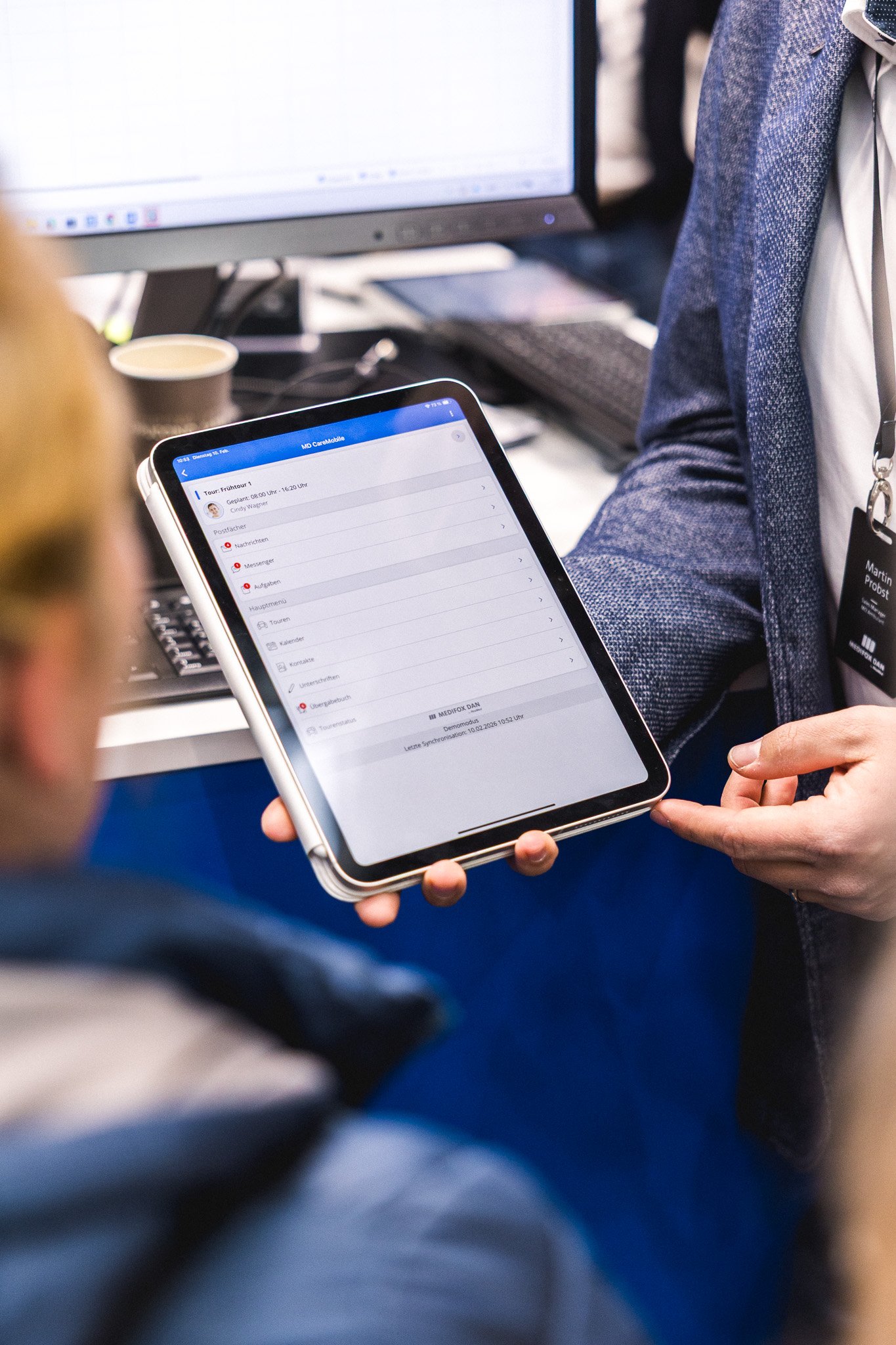 Tablet-Vorführung im Kundengespräch